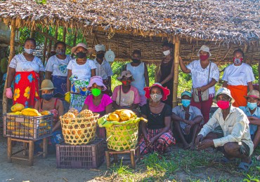 Des membres de la coopérative Fanoitra, parmi les fournisseurs d'Ambatovy en fruits et legumes