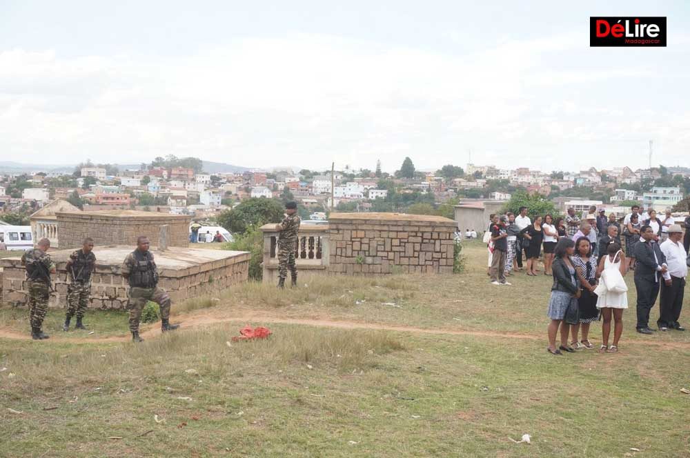 augustin-andriamananoro-4