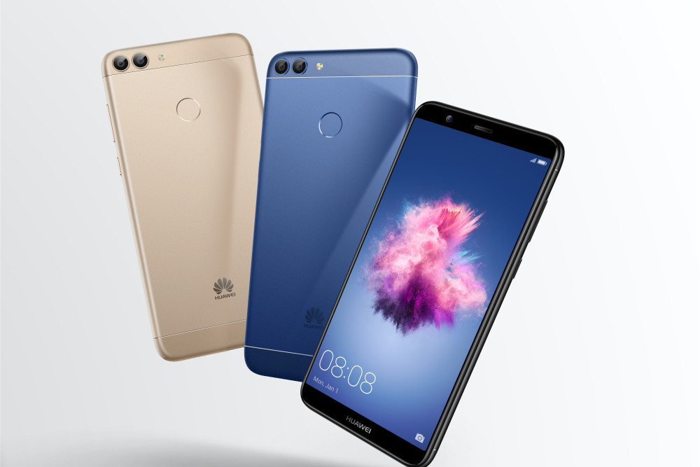 Huawei P smart_Group shot