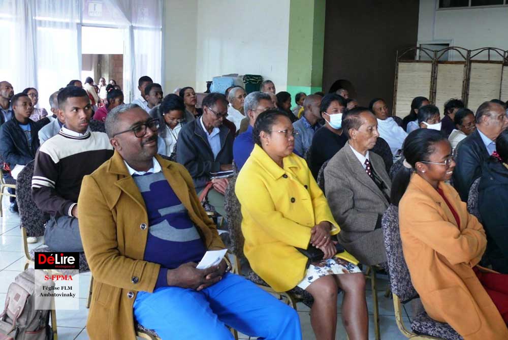 Toutes les catégories de gens étaient venues à Ambatovinaky